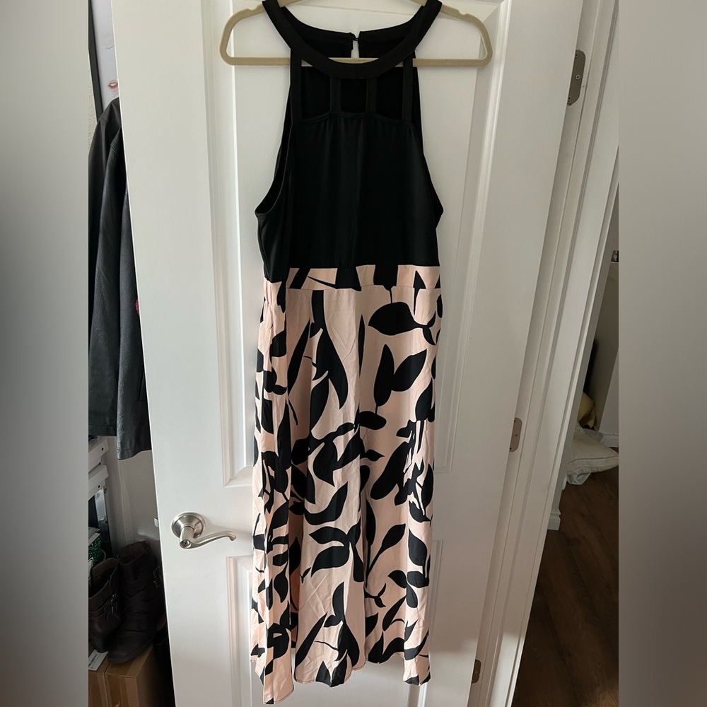 NWOT Black and beige mid length dress- size 2xl